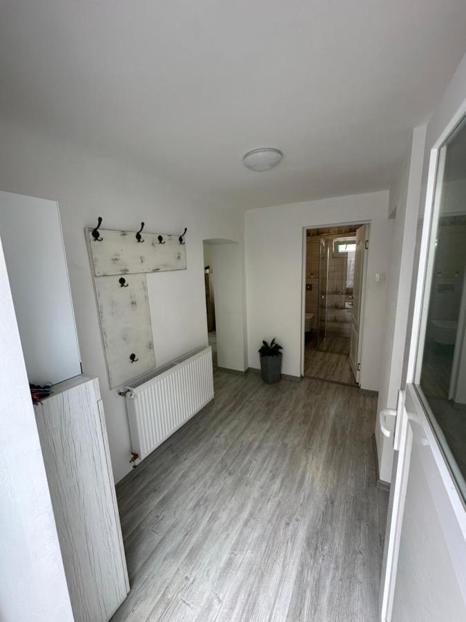 Nema S Apartment Brasov Bagian luar foto